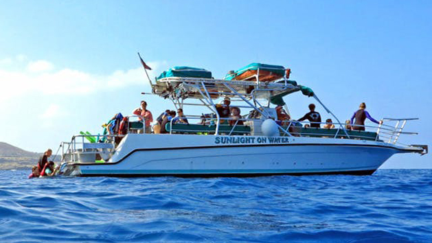 Sunlight on Water Manta Ray Tour with Hawaii Adventure Tours